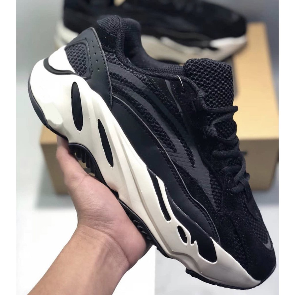 700 v2 black