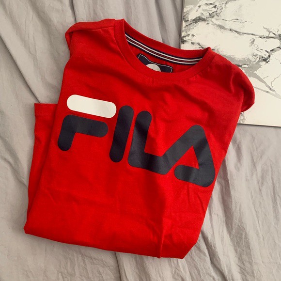 red fila t shirt