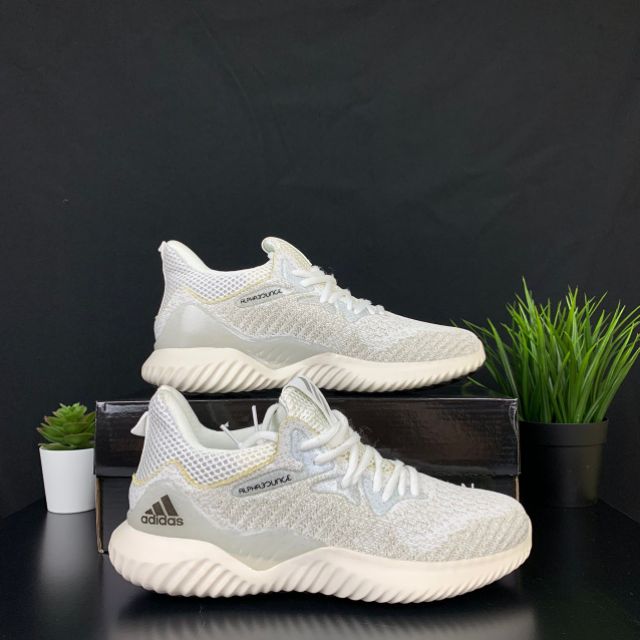 alphabounce all white