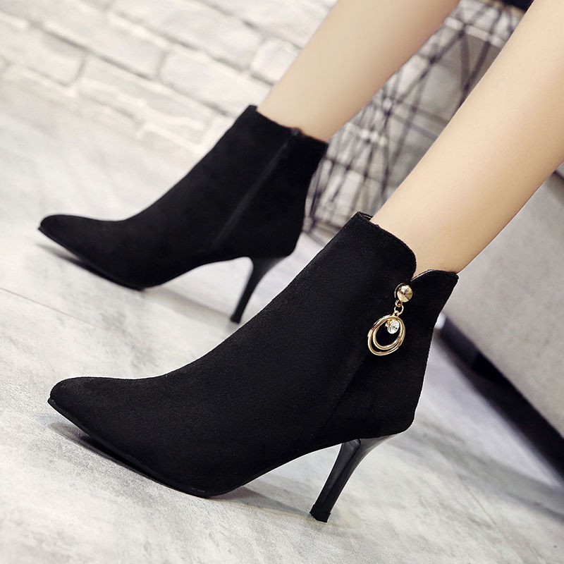 black short heel