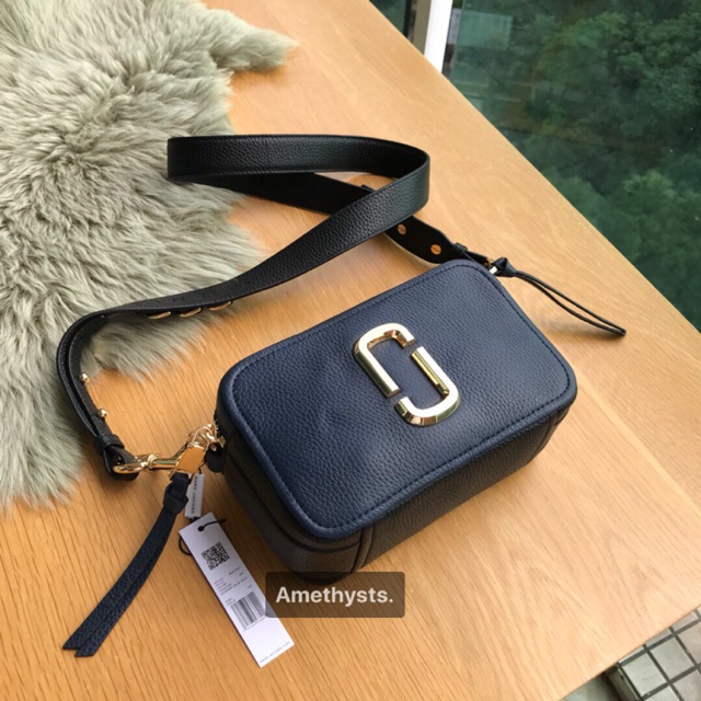 marc jacobs navy handbag