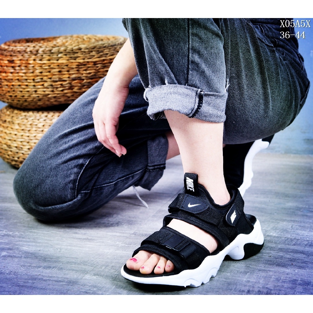 men's nike canyon adjustable strap sandals