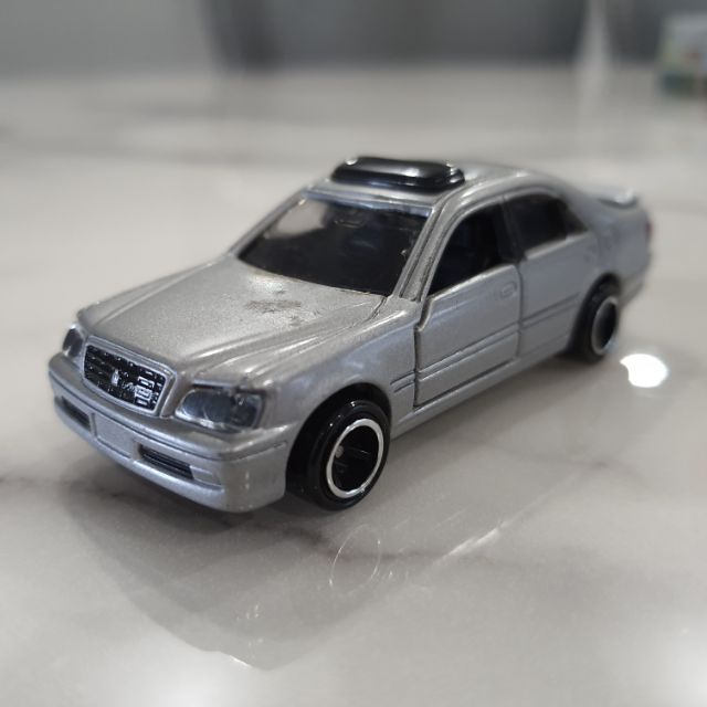 tomica toyota crown athlete