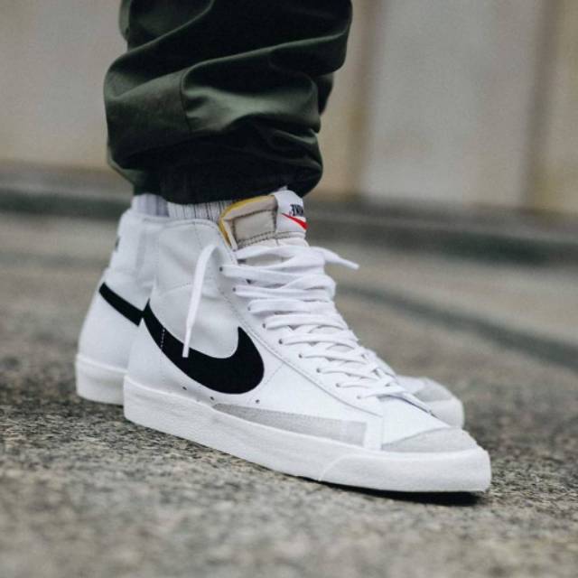 blazer mid 77 vintage white black