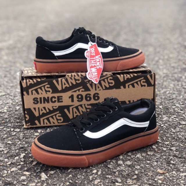 vans old skool gum sole black white