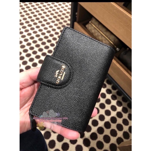 Coach Medium Corner Zip Wallet | Shopee Malaysia