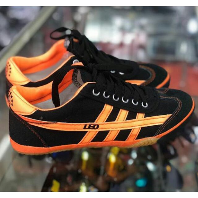 leo futsal shoes