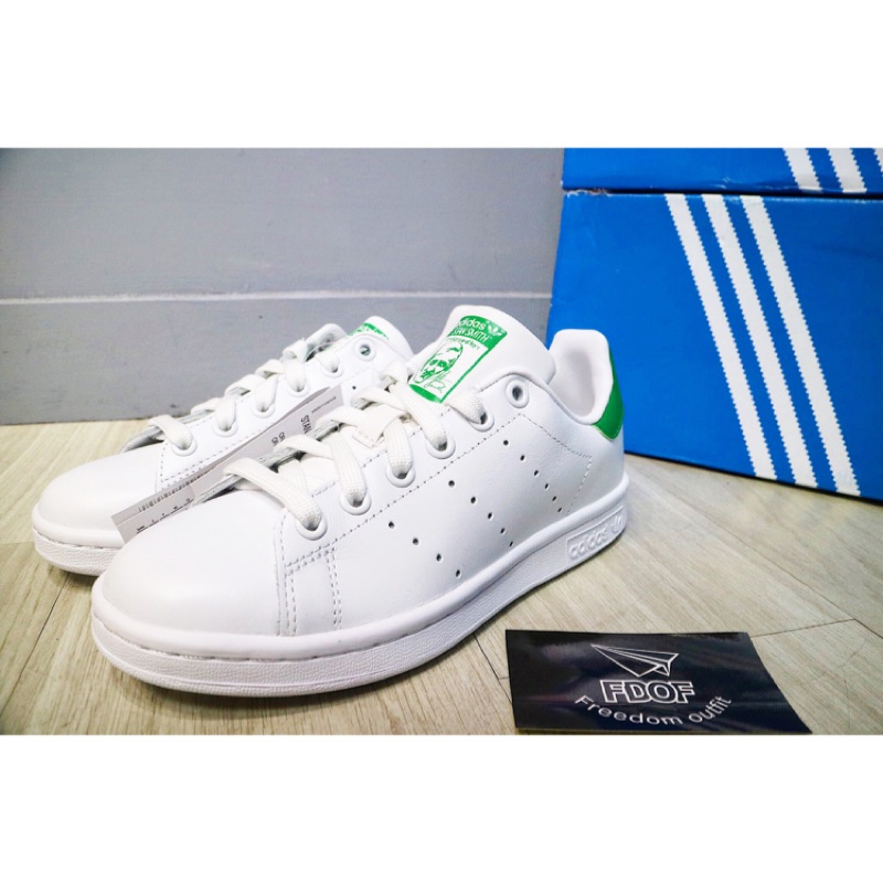 stan smith laces style