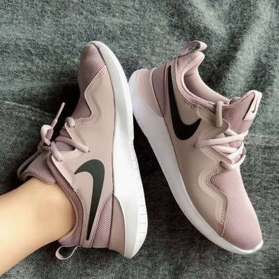 nike tessen aa2172