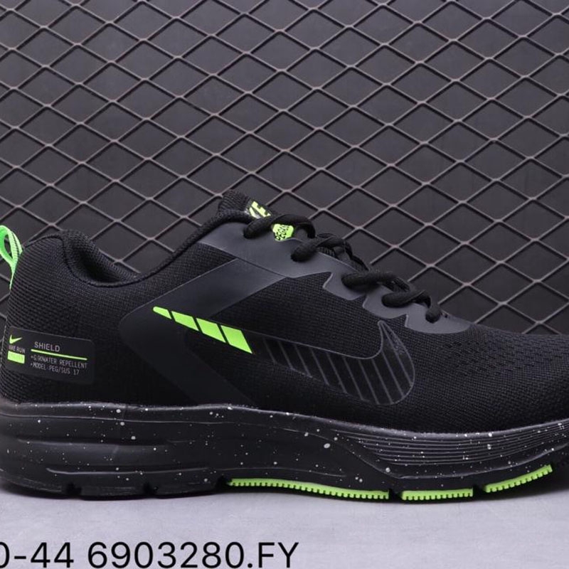 nike shield structure 17