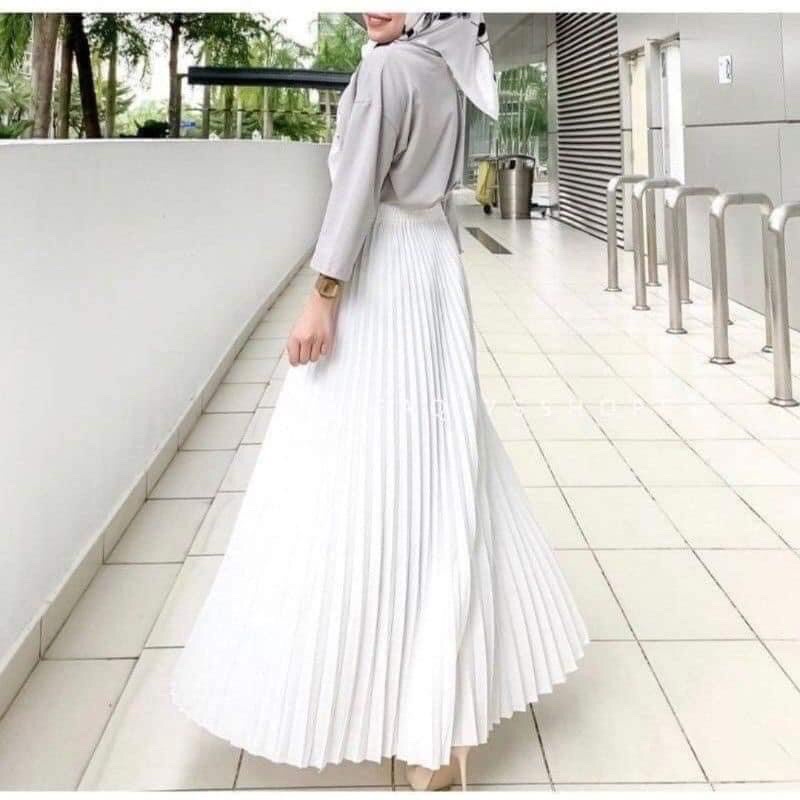 Pleated Plain Skirt Freesize to Plussize Black and White Only wrinkle skirt