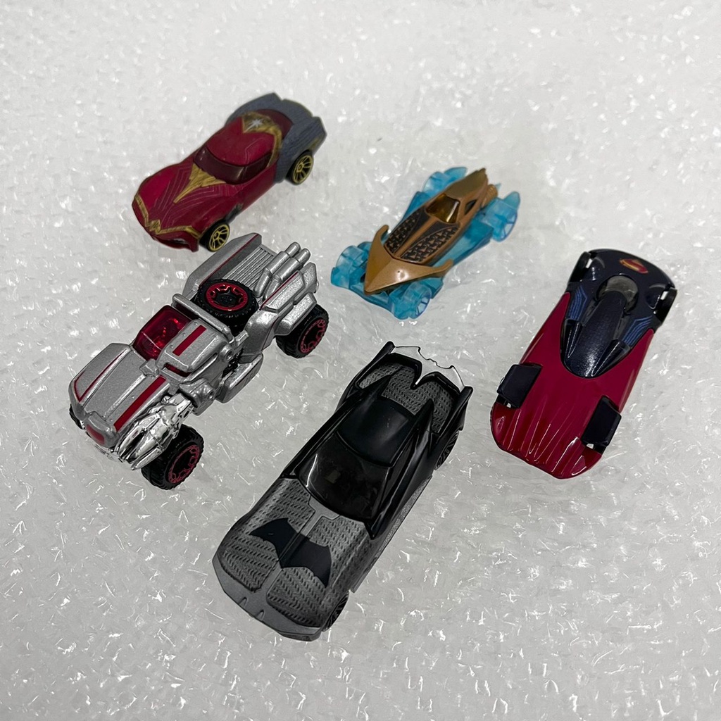 {ORIGINAL} LOOSE PACK HOT WHEELS JUSTICE LEAGUE CHARACTER CARS SET 5 IN 1 1:64 SCALE (DXN59)