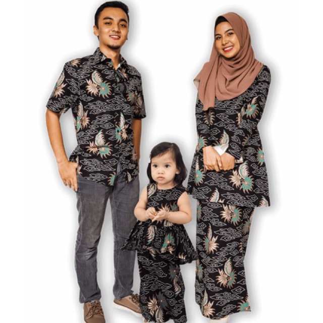 Set Sedondon Family Kurung Batik Kemeja Batik Hitam Set Sedondon Family Kurung Batik Kemeja Batik Hitam