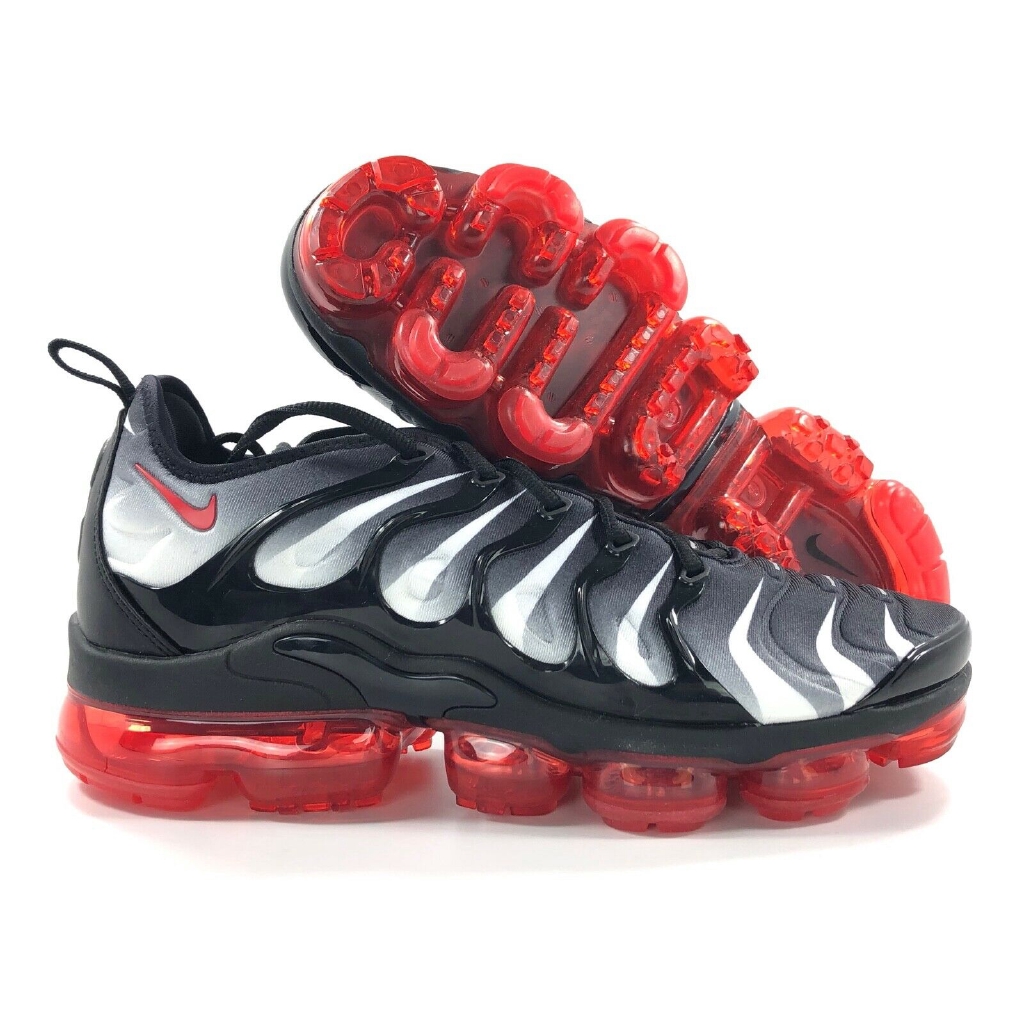 vapormax plus shark bite