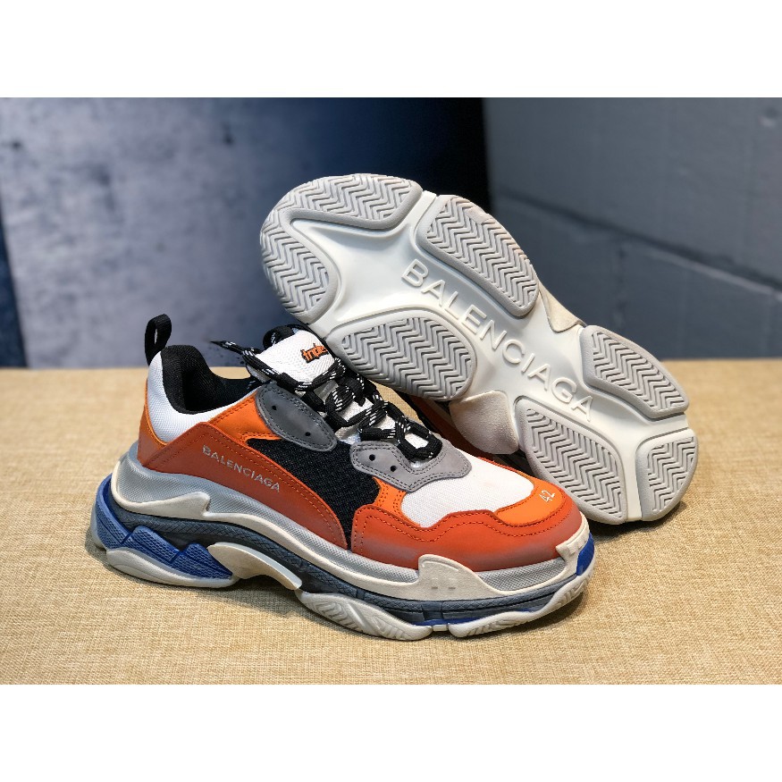 sale balenciaga triple s