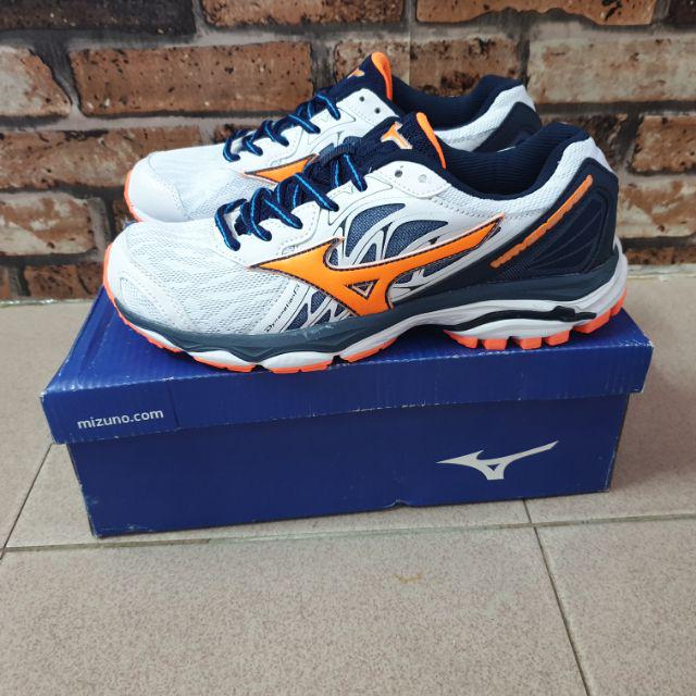 kasut badminton mizuno