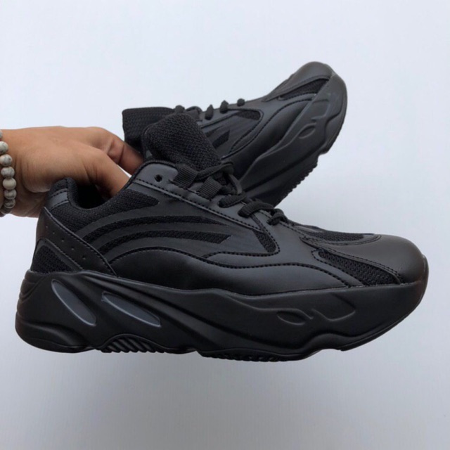 yeezy 700 all black