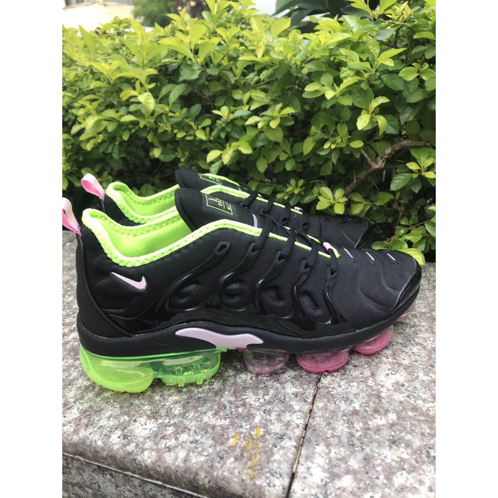 vapormax plus women's sneaker