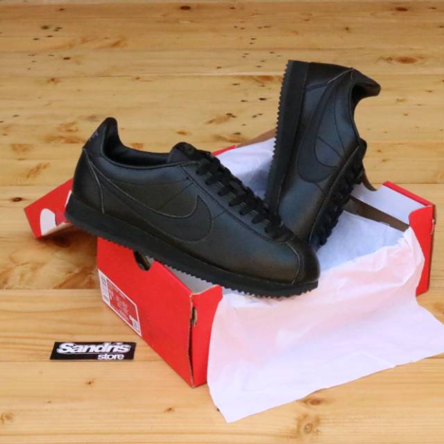 nike cortez all black