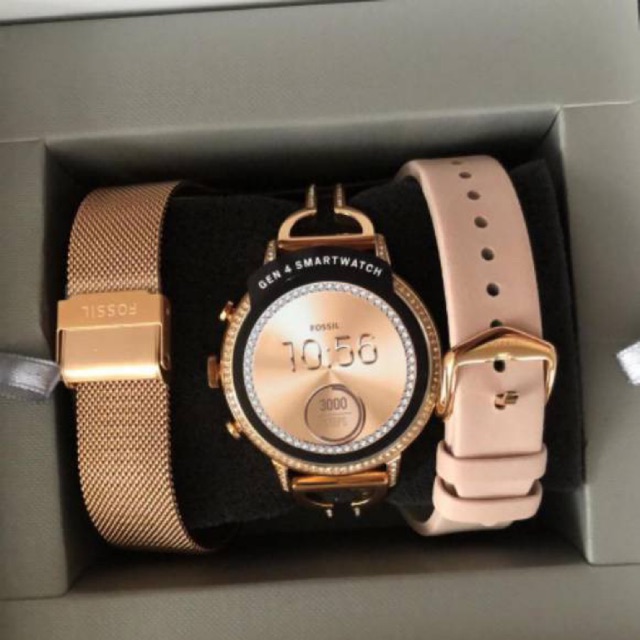 womans fossil smart watch