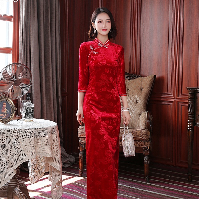 Cheongsam Autumn New Style Traditional Golden Velvet Dress Long Solid Color Daily Mother's Wear Retro Catwalk Monochrome Q