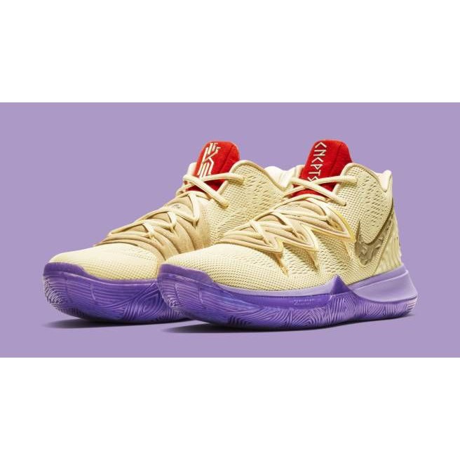 Sue Bird 's Nike Kyrie 5' Keep Sue Fresh ' Sneaker Bar