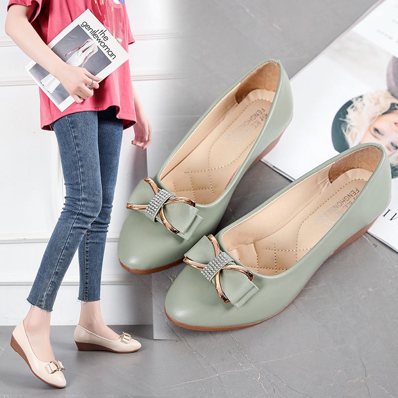 comfortable low heel work shoes