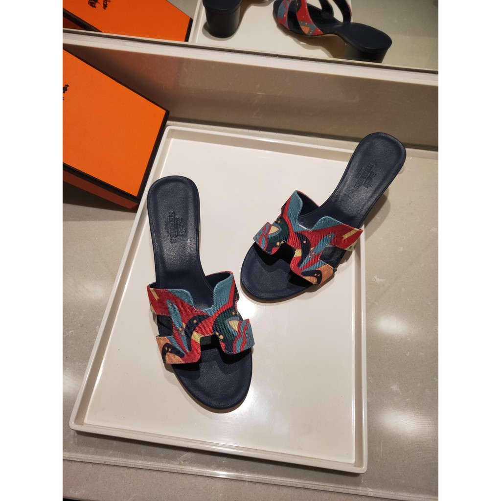 hermes black flip flops