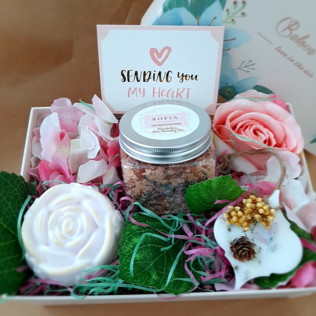 Gift Set Box Handmade Soap Aroma Rose Flowers / Set Hadiah
