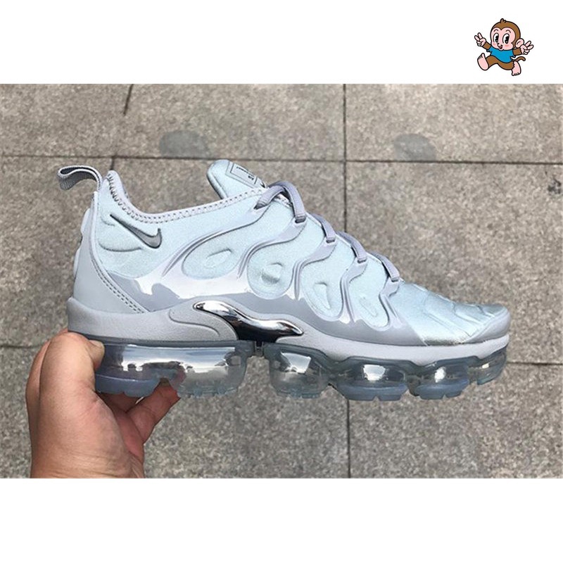 vapormax plus white grey
