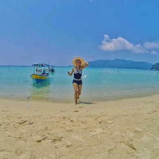 typo watermelon shower speaker