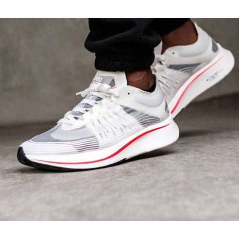 nike zoom fly breaking 2