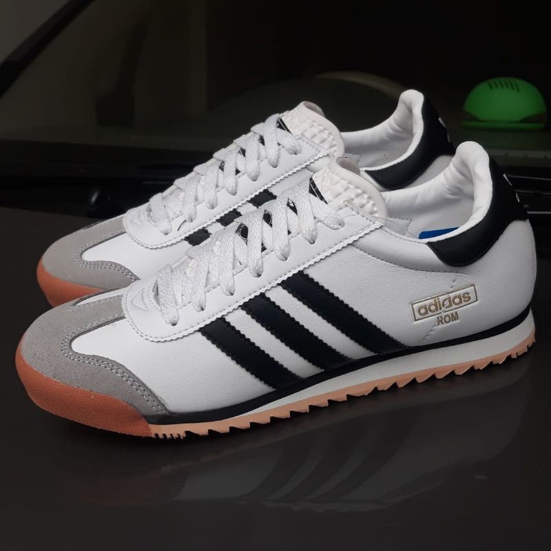adidas rom black and white