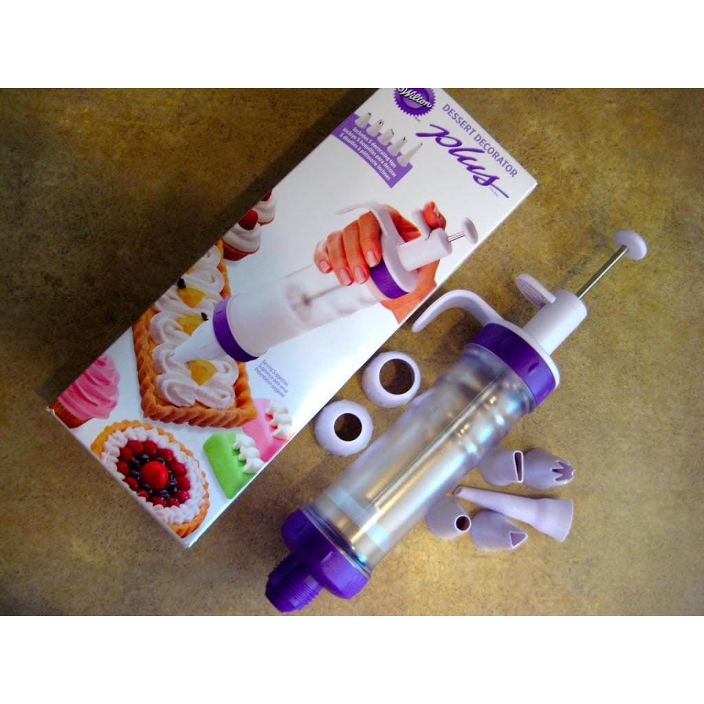 Cake Decorating Tool 28 X 5 Cm Diam 4 Tips Included 11 X 2 In Dia