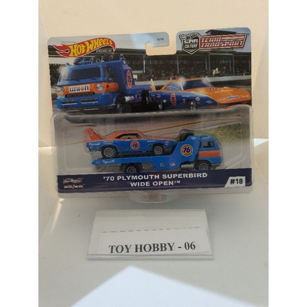 HOT WHEELS TEAM TRANSPORT 70 PLYMOUTH 