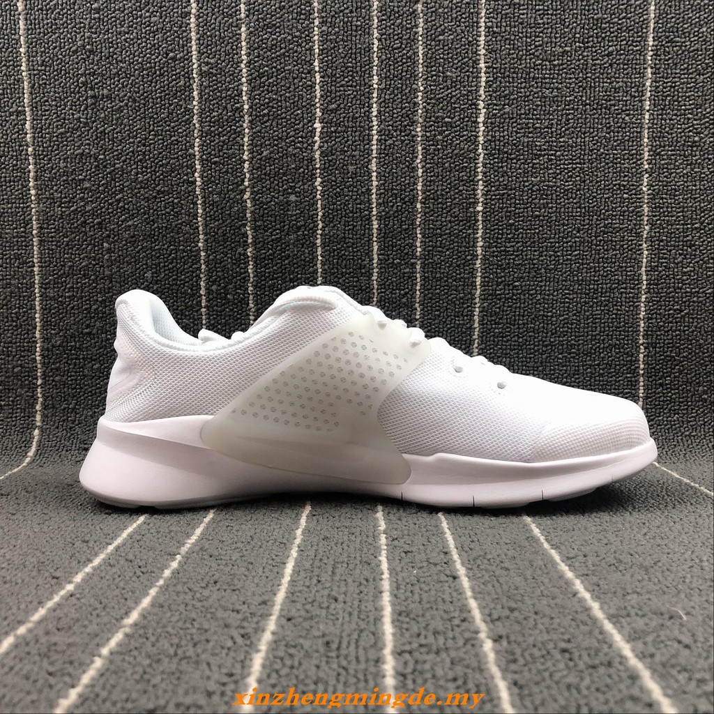 nike arrowz 39
