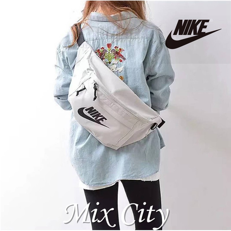 nike large waist pack