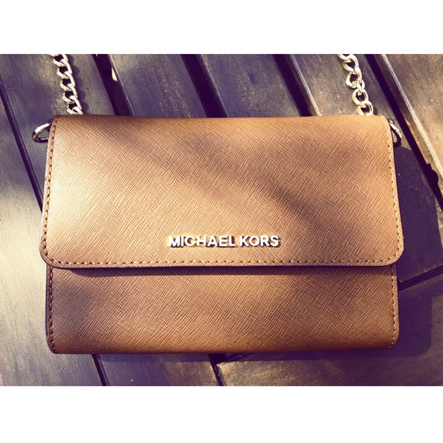 michael kors gold sling bag
