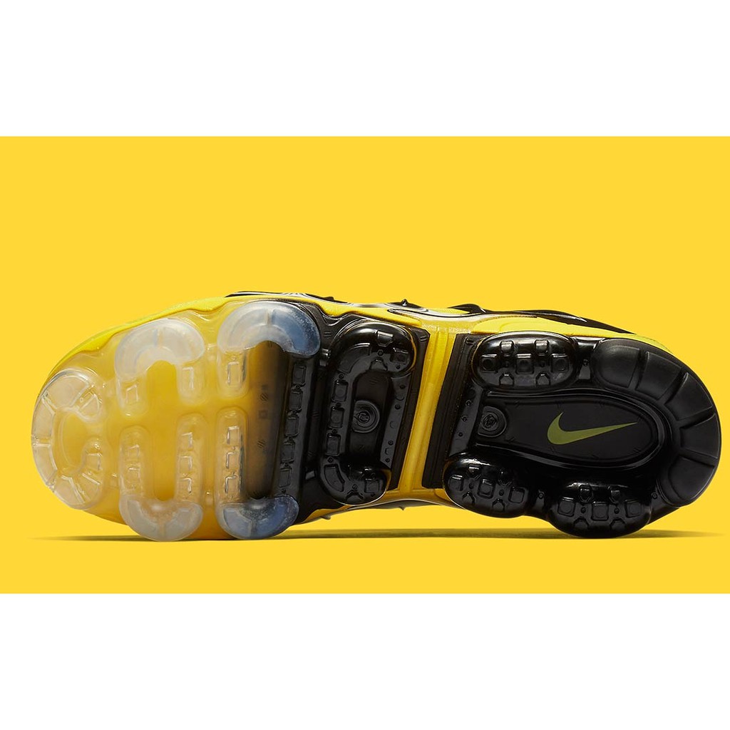 vapormax plus black and yellow