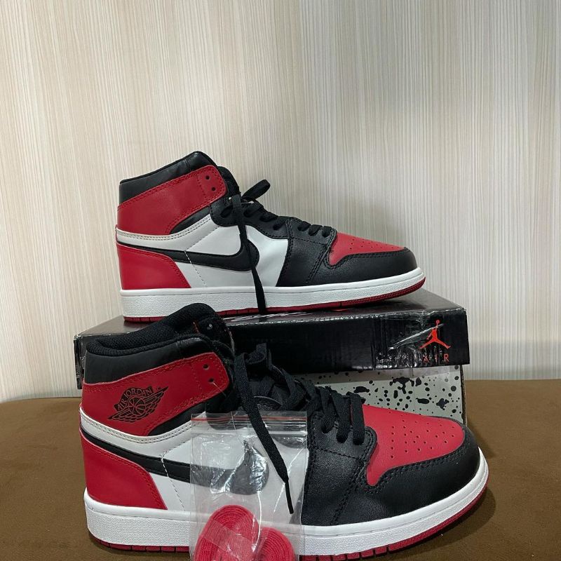 nike air jordan bred toe