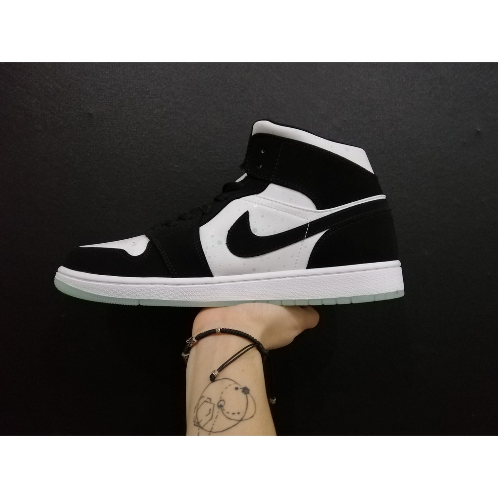 air jordan 1 panda mid