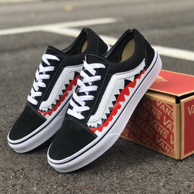 vans old skool shark