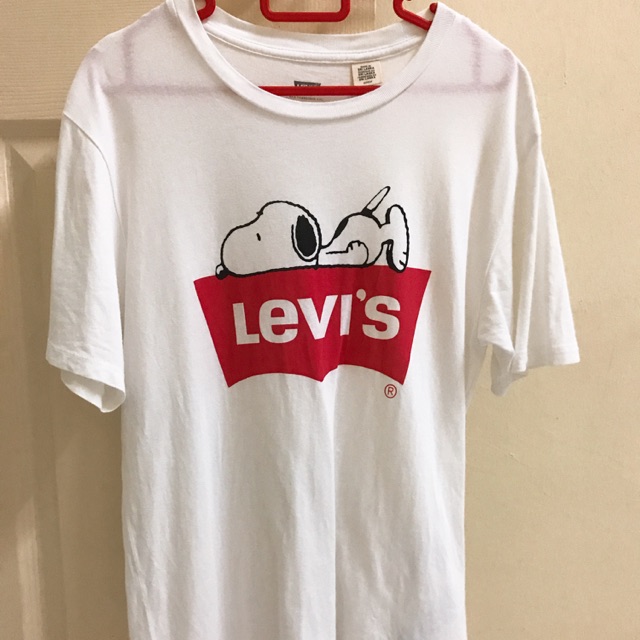 levis t shirt with snoopy