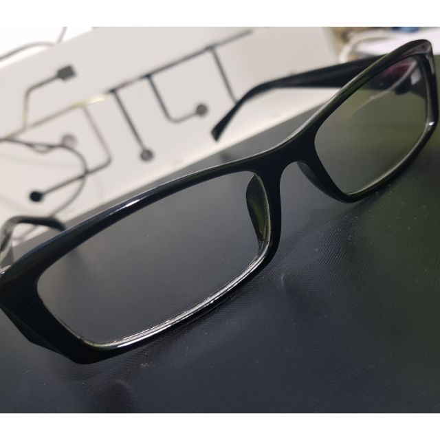 why sunglasses have no power