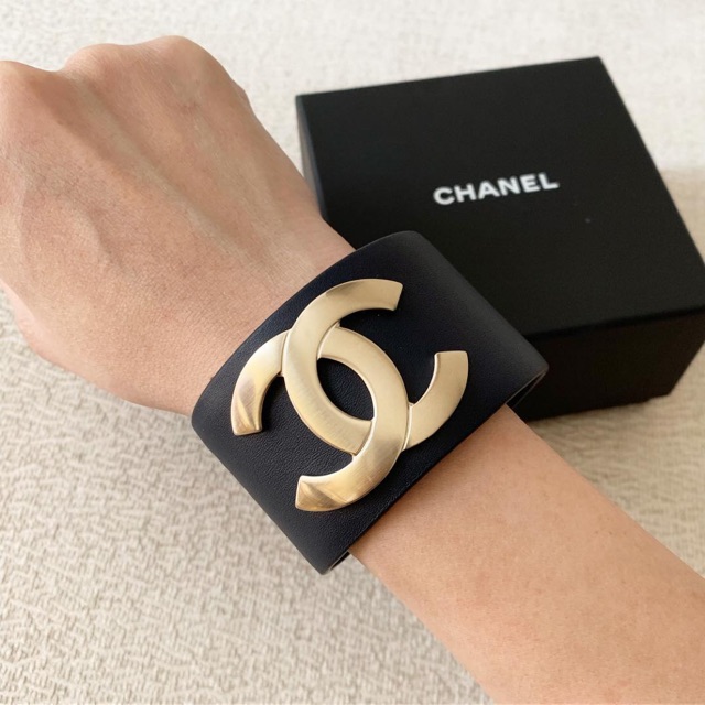 ❗️NEW❗️AUTHENTIC CHANEL Cuff Leather Bracelet | Shopee Malaysia