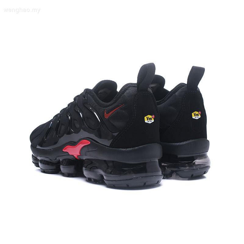 black red vapormax plus