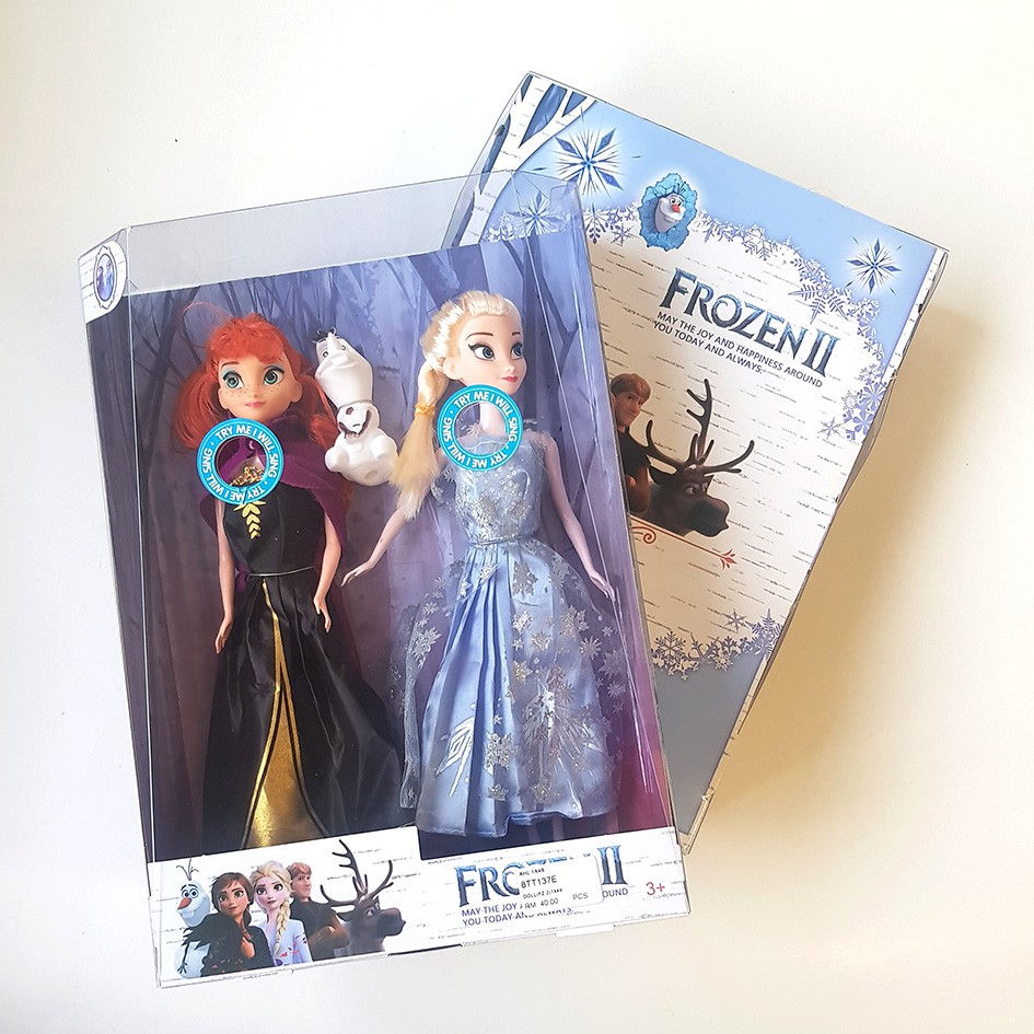 elsa dolls playing