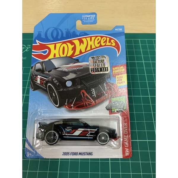 HOT WHEELS - 2005 FORD MUSTANG FACTORY SEALED | Shopee Malaysia