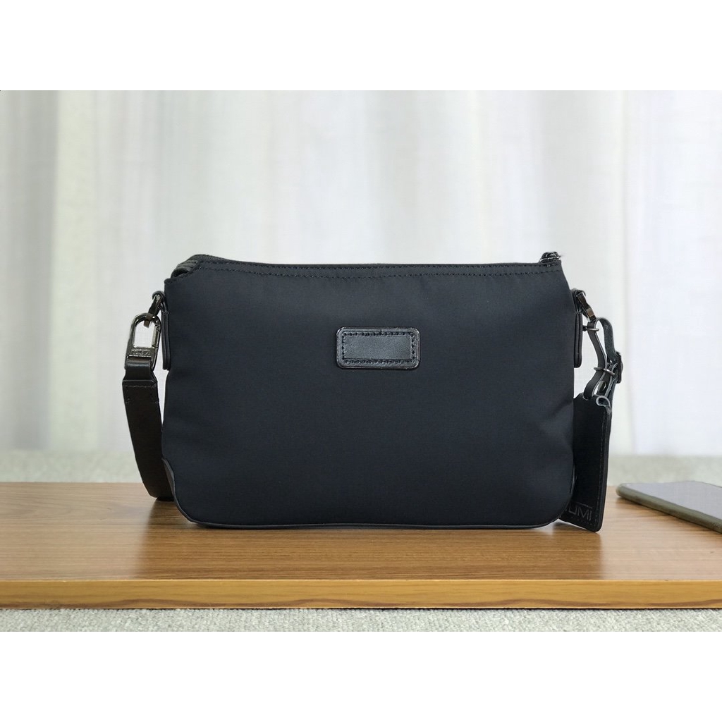 tumi harrison messenger bag