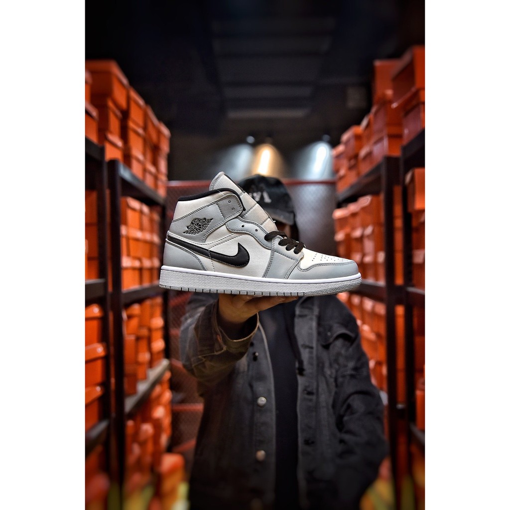 air jordan 1 light smoke grey mid